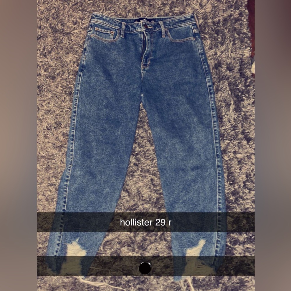 Hollister 29 regular/ 27 length.